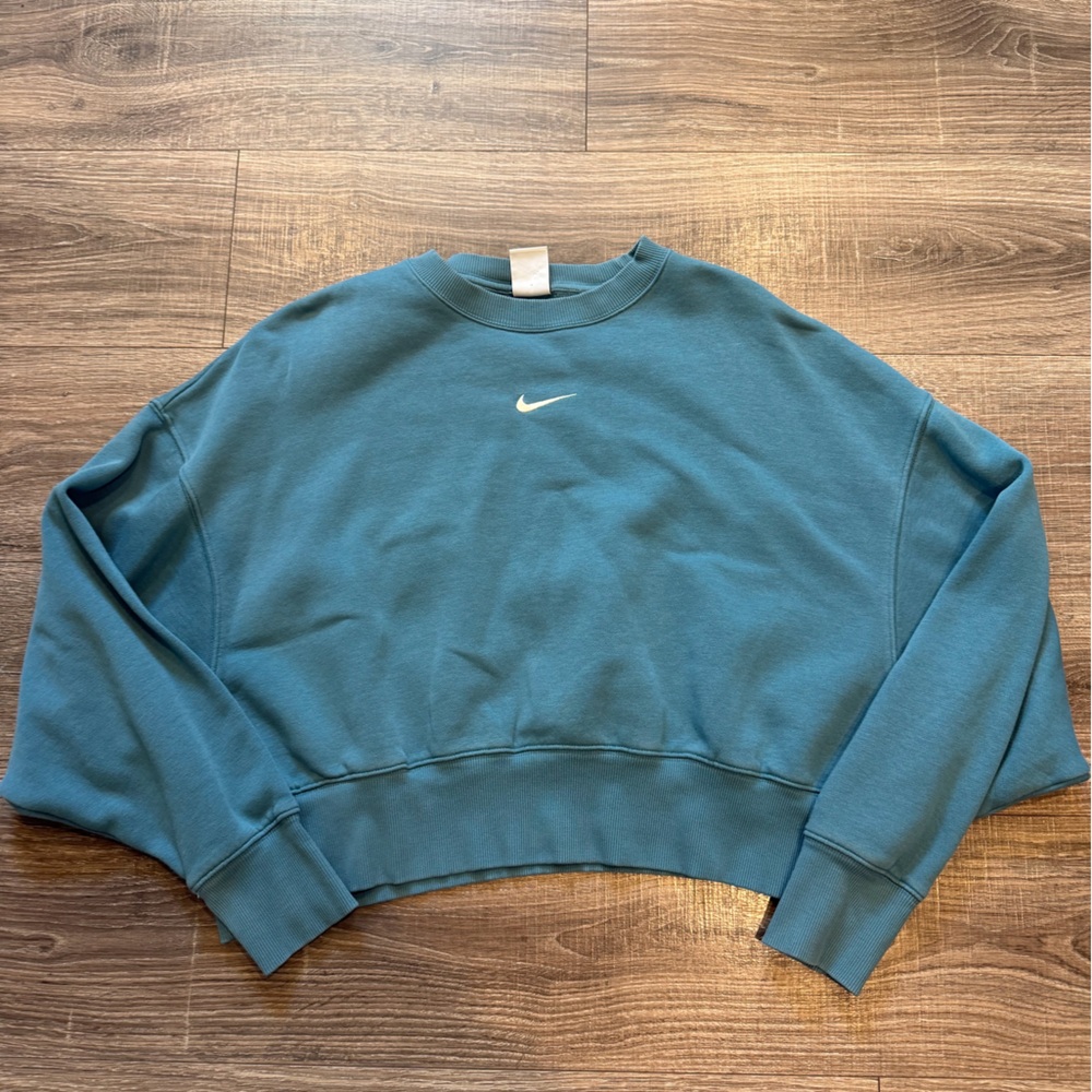 Nike Women's Teal Crew Neck Sweater